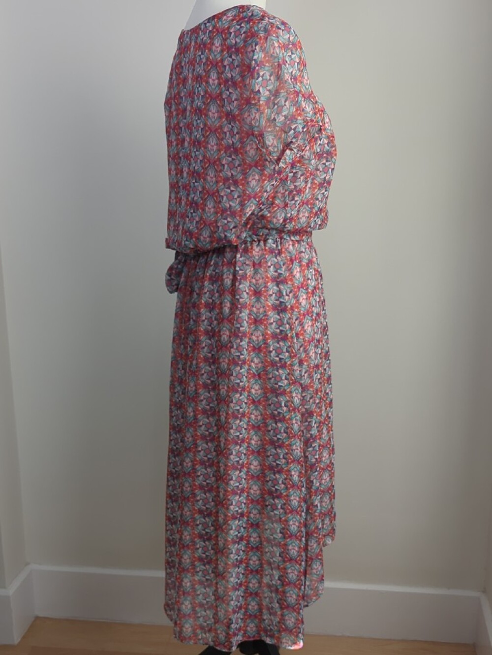Shelby & Palmer Geometric Kaleidoscope Print Short Sleeve High-Low Midi Dress - Picture 9 of 16
